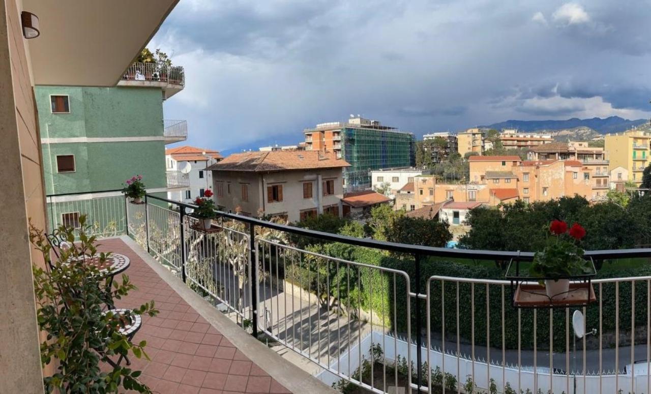 A Casa E' Mamma Apartment Sorrento Bagian luar foto