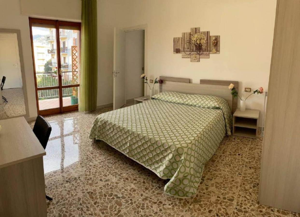 A Casa E' Mamma Apartment Sorrento Bagian luar foto